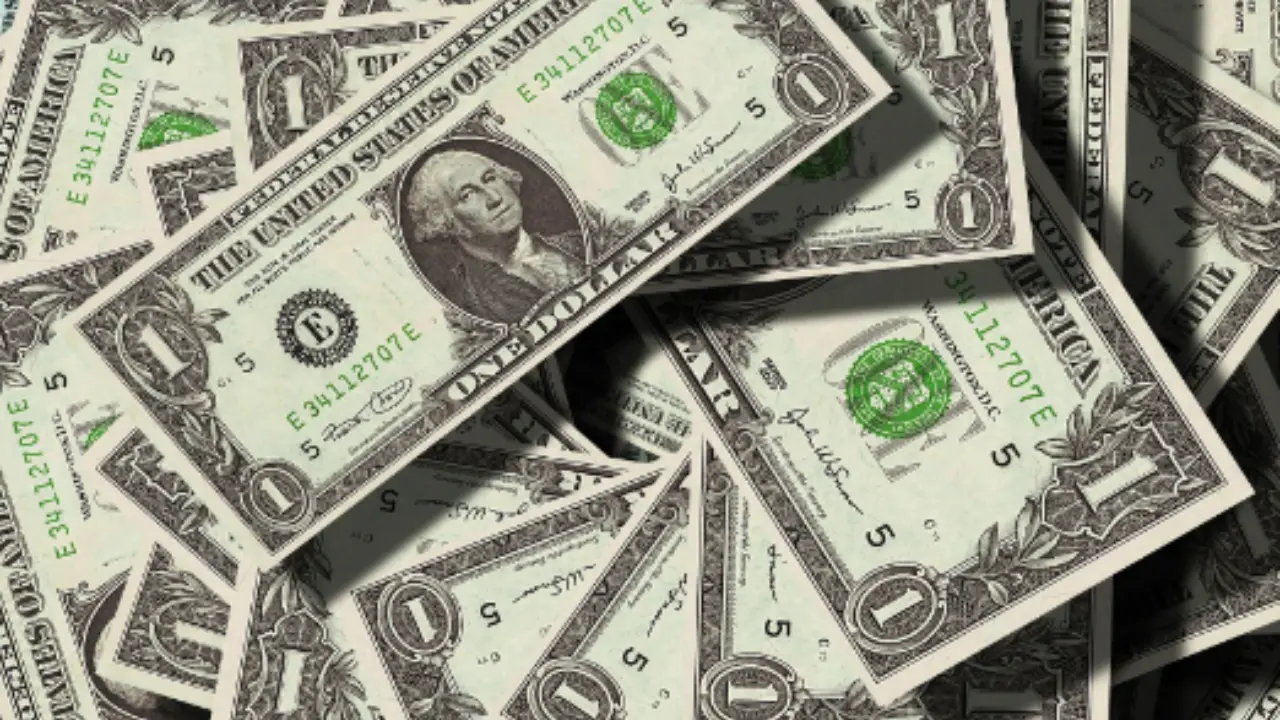 Previsioni shock sul dollaro: ecco quanto salirà nei prossimi mesi