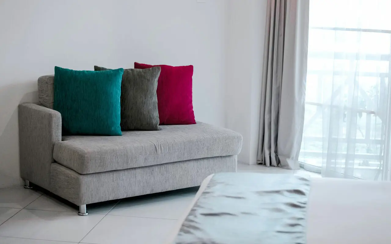 Hai sempre sbagliato a usare la divanetta: ecco i trucchi per sfruttarla al massimo